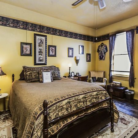 Toccoa Simmons-Bond Inn Bed & Breakfast المظهر الخارجي الصورة
