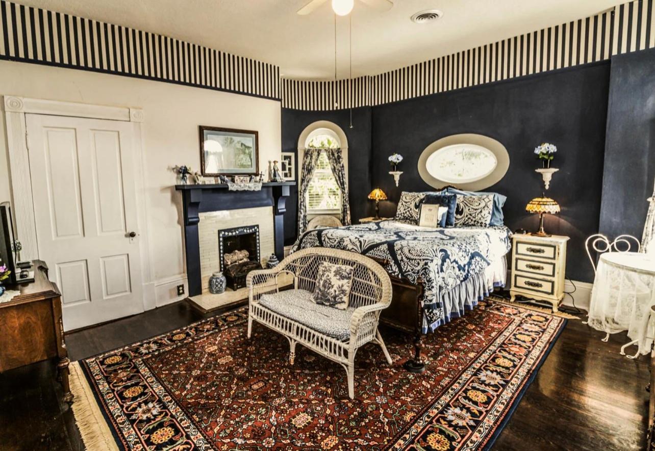 Toccoa Simmons-Bond Inn Bed & Breakfast المظهر الخارجي الصورة