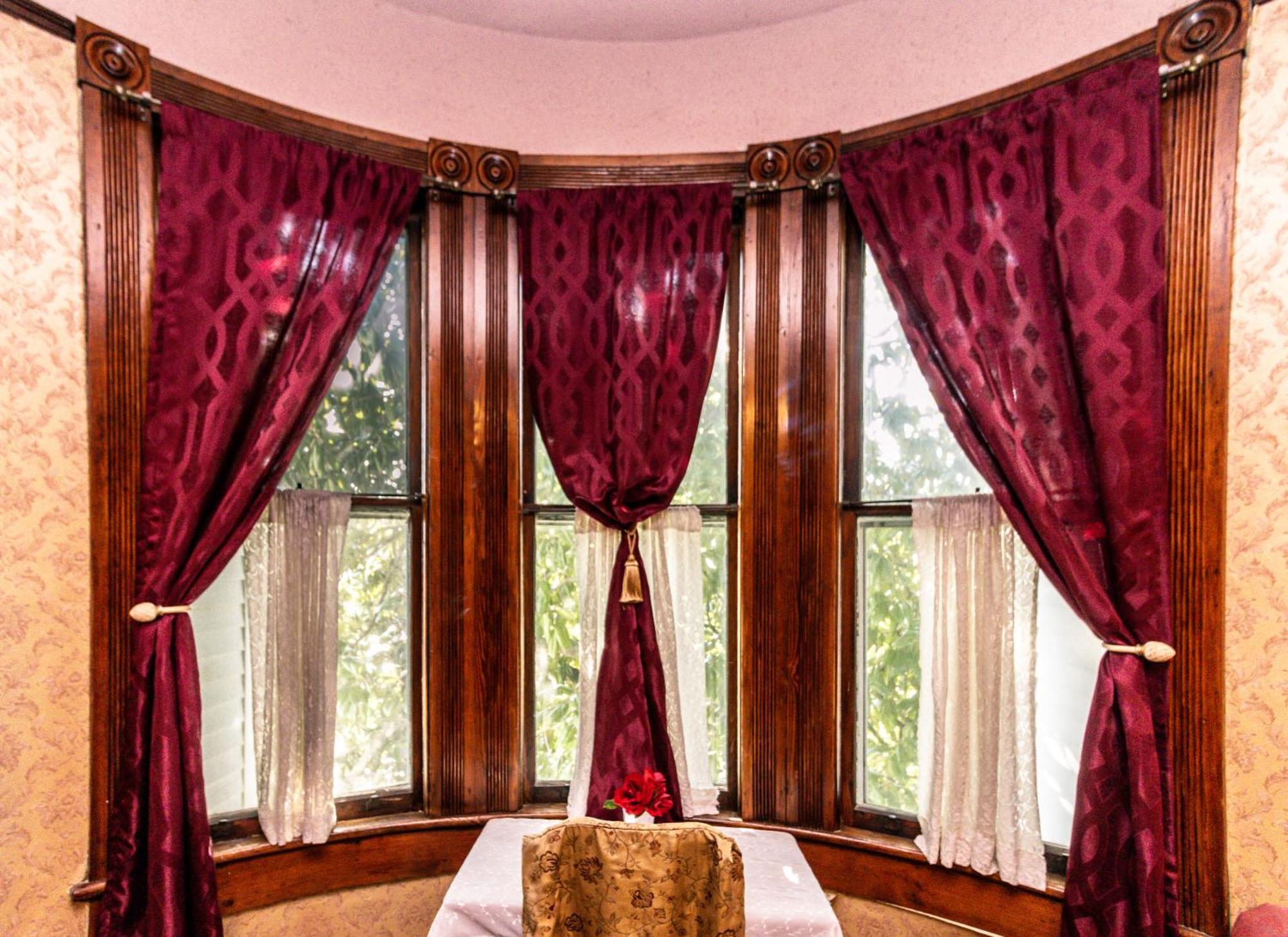 Toccoa Simmons-Bond Inn Bed & Breakfast الغرفة الصورة