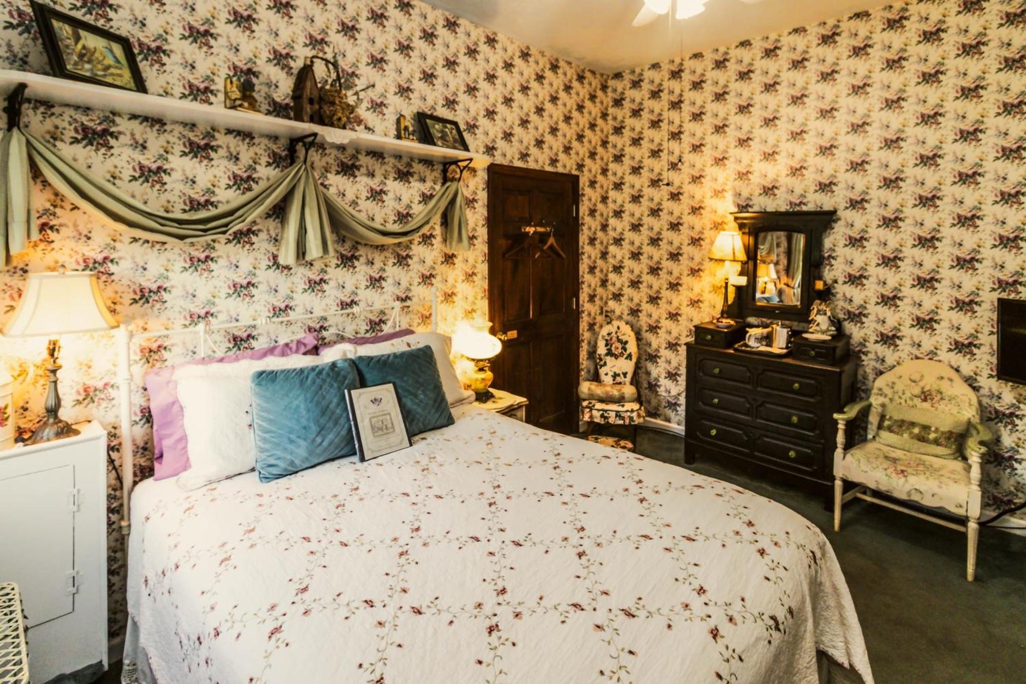 Toccoa Simmons-Bond Inn Bed & Breakfast الغرفة الصورة