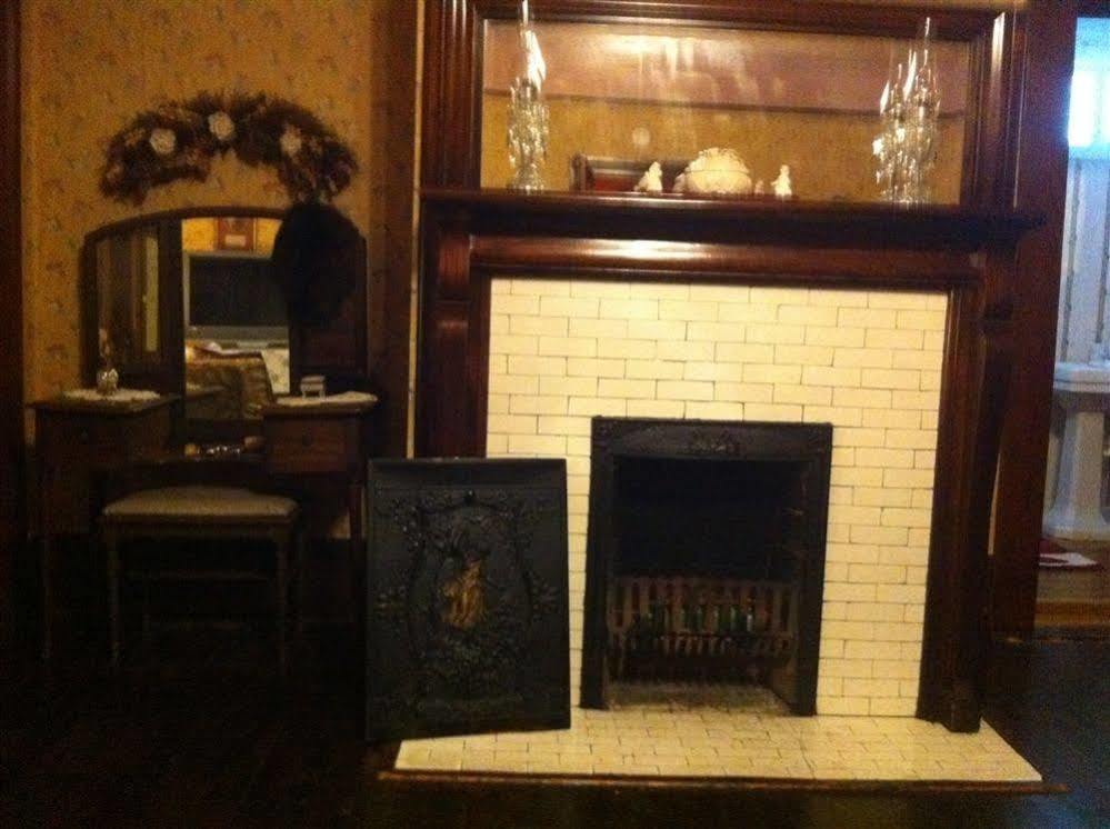 Toccoa Simmons-Bond Inn Bed & Breakfast المظهر الخارجي الصورة