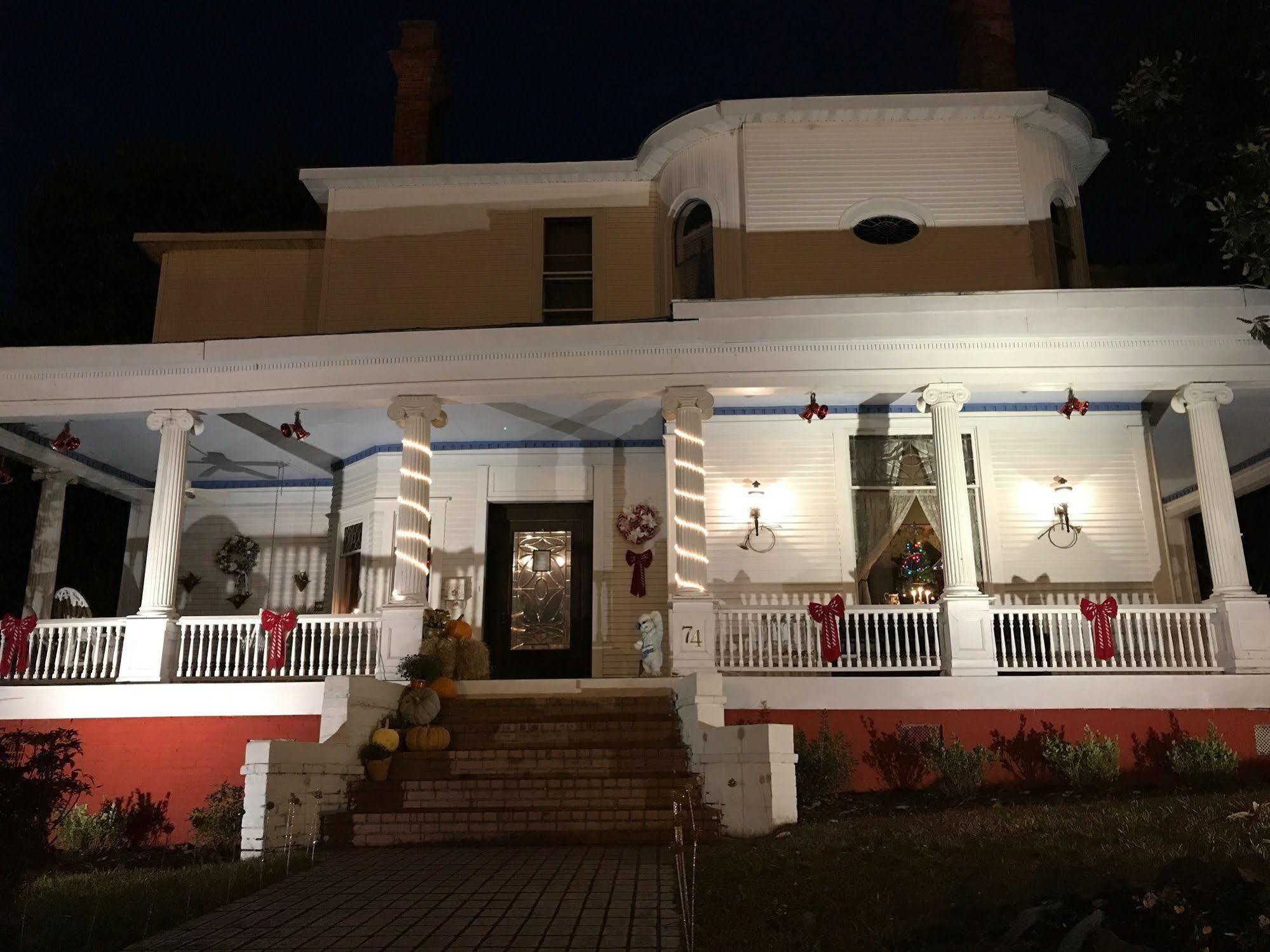 Toccoa Simmons-Bond Inn Bed & Breakfast المظهر الخارجي الصورة